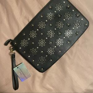 Black Clutch